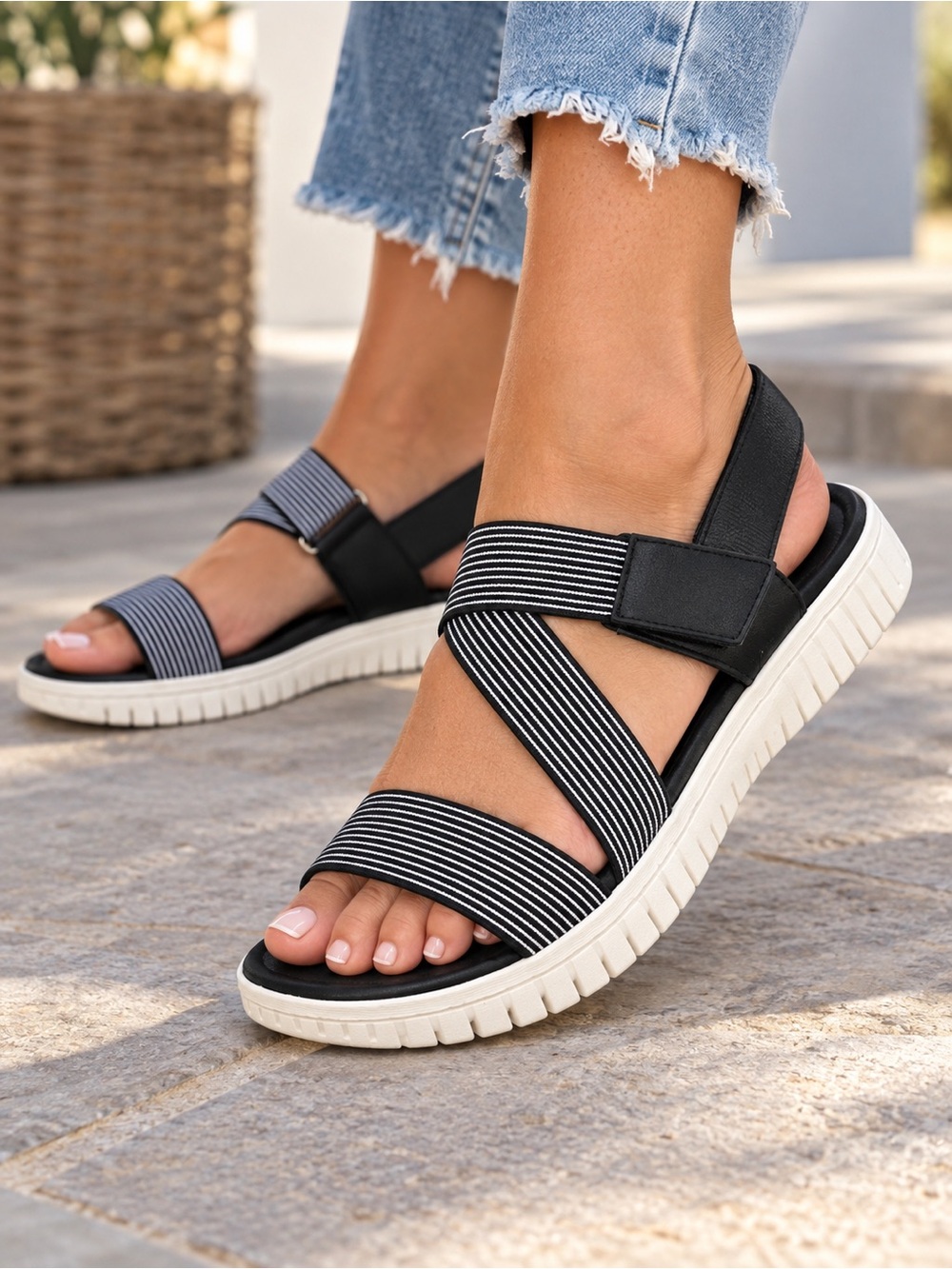Eurosoft Clarice Black White Strappy Comfort Sandals Size 8 NWT